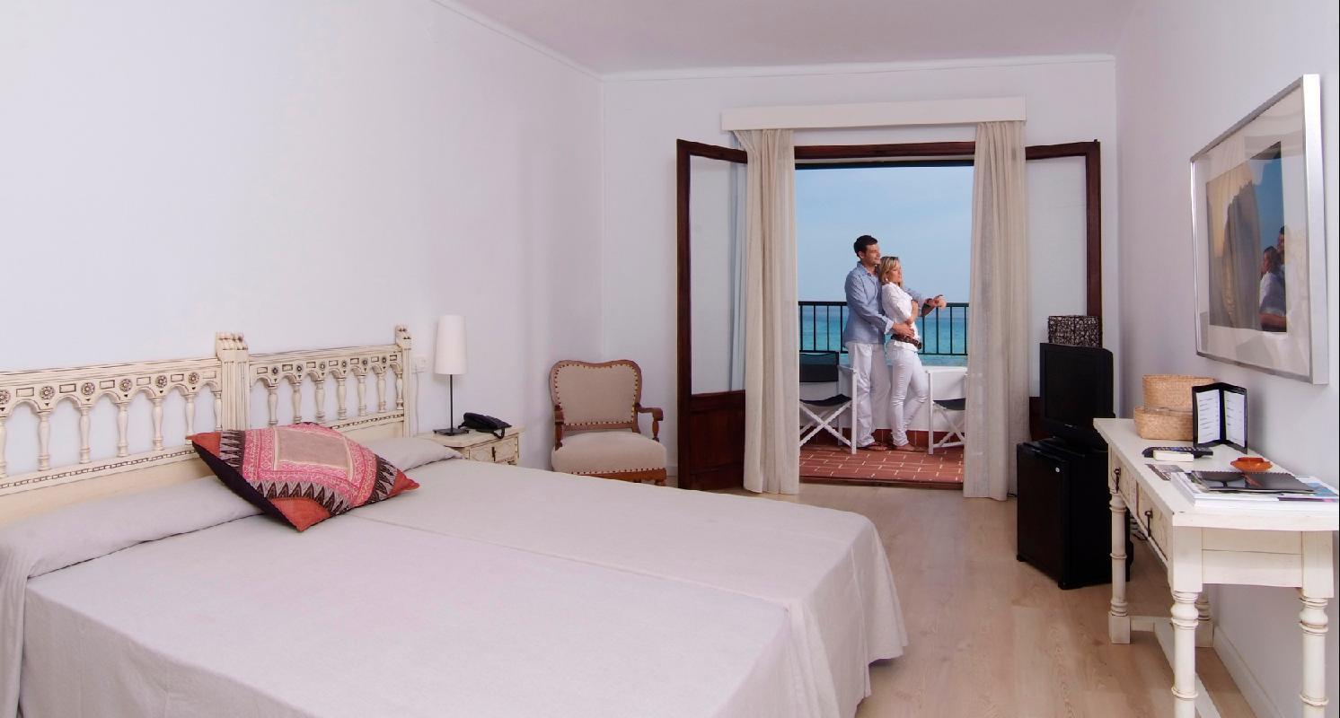 Hoposa Niu Hotel Cala San Vicente  Exterior photo